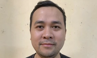 Thu giữ hàng trăm CCCD, giấy tờ xe tại nhà đối tượng cho vay lãi nặng 