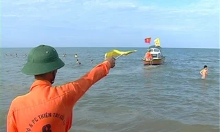 Đôi nam nữ đuối nước tử vong khi tắm biển Cửa Lò vào sáng sớm