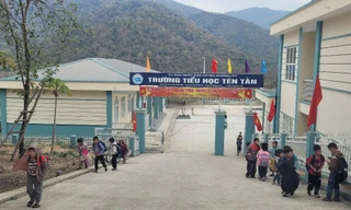 Dùng gậy tre học thể dục, nữ sinh lớp 4 bị thương nghiêm trọng