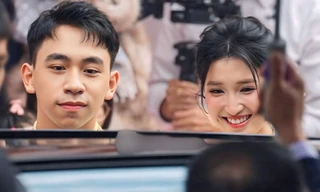 Phương Nhi và chồng sau lễ ăn hỏi