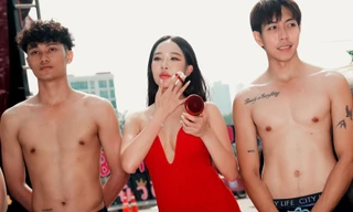 Thí sinh Hoa hậu Hòa bình Thái Lan làm lố 