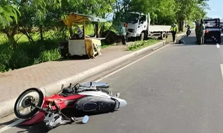 Người đẹp hoa hậu tử vong vì đâm vào xe tải