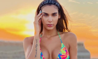 Một Hoa hậu Hoàn vũ bị tước danh hiệu