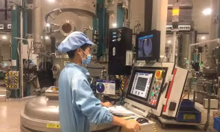 Công nhân hào hứng trở lại khu công nghiệp sau Tết