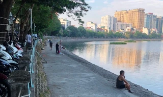 Hà Nội: Dẹp quán nhậu tràn xuống vệ hồ