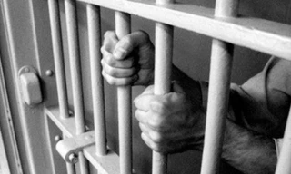 Vượt ngục đi khám răng xong quay lại