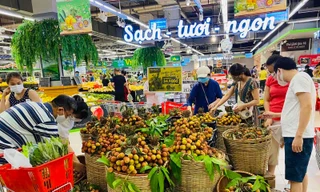 Người tiêu dùng có thể mua vải thiều taị hệ thống hơn 2.500 cửa hàng và siêu thị VinMart, VinMart+ trên toàn quốc.