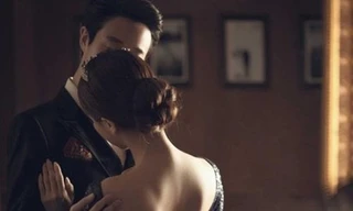 Vợ khóc lặng khi phát hiện những 'vật thể lạ' này trong túi áo của chồng