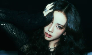 EP "AMORTAGE" - Jisoo: Khi đóa hoa mong manh năm nào đã sẵn sàng bứt phá