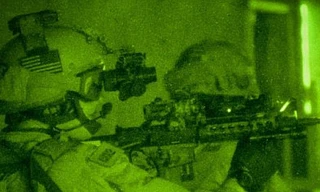 Mỹ dùng kính áp tròng ‘mắt mèo’ để tiêu diệt bin Laden