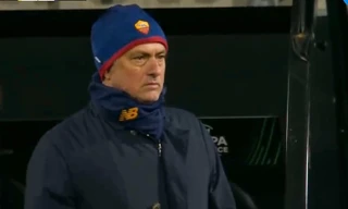 Thua đội vô danh tiểu tốt, Mourinho nhận thất bại đậm nhất sự nghiệp