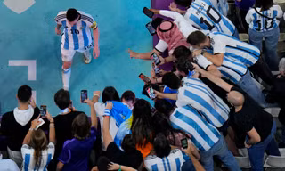 Fan Argentina muốn Messi làm... tổng thống