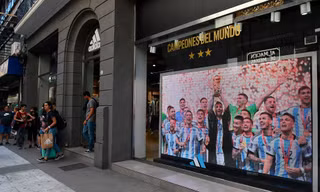 ĐT Argentina tạo cơn sốt khiến NHM đứng ngồi không yên
