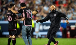 Vệ sĩ cầu cứu vì bị MLS cấm túc bảo vệ Messi 