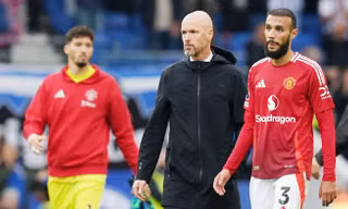 HLV Ten Hag chê trách các hậu vệ MU: '2 bàn thua quá dễ dàng'