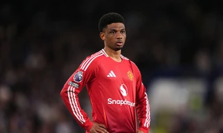 Ngôi sao MU dùng ‘ngón tay thối’ với CĐV sau trận thua ASEAN All Stars