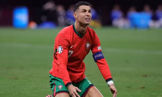 Ronaldo lập kỷ lục dứt điểm tệ nhất lịch sử EURO