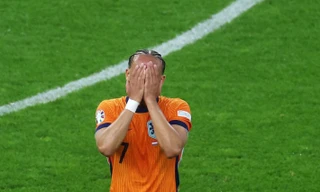 Đội tuyển Hà Lan gặp vận xui trước trận bán kết với Anh, phải hủy họp báo