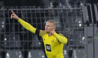 Hết sạch tiền, Barca vẫn tuyên bố sẽ hạ MU và MC trong vụ Haaland