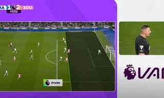 VAR đưa ra quyết định khó hiểu, khiến dư luận Ngoại hạng Anh dậy sóng