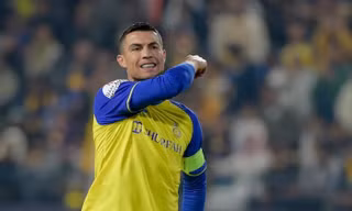 Ronaldo đối diện nguy cơ bị treo giò 1 tháng