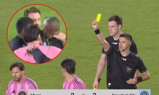 Messi chỉ mặt trọng tài, bóp cổ HLV đối phương gây bão tại MLS