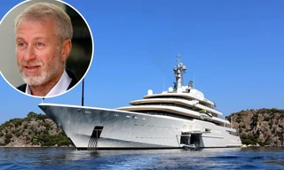 Du thuyền của ông chủ Chelsea chạy trốn xuyên Đại Tây Dương 