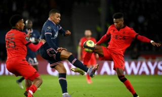 Đội bóng Ligue 1 gặp rắc rối liên quan đến phim nóng