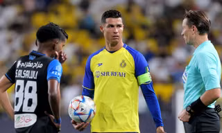 Ronaldo lại phản ứng cay cú dù đội nhà chiến thắng