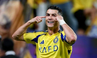 Ở tuổi 40, Ronaldo được mời gia hạn hợp đồng với những con số không tưởng