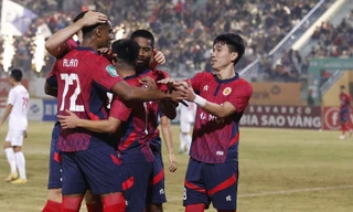Trung vệ tuyển Việt Nam ghi bàn, CAHN 'cắt' mạch bất bại của Hà Tĩnh