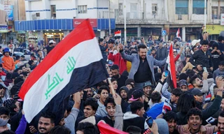 Người dân Iraq 'đi bão' sau trận thắng Nhật Bản