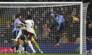 Arsenal bị chia điểm trên sân Fulham 