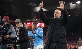 Pep Guardiola trêu tức CĐV Liverpool, thừa nhận đáng bị sa thải