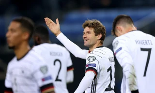 Đức thoát chết trước ‘chú lùn’ Romania