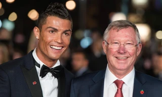 Sir Alex đã khiến Ronaldo ‘bẻ lái’ từ Man xanh về lại Man đỏ trong 20 giây thế nào?