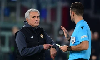 AS Roma không thắng, Mourinho lại đổ tại