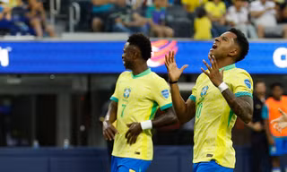 Brazil bế tắc trước đội tuyển đứng thấp hơn 48 bậc trên BXH FIFA