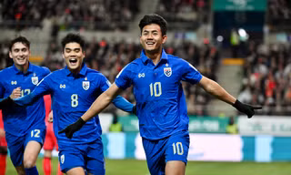 HLV tuyển Thái Lan bức xúc vì đang đá ASEAN Cup lại phải nhả quân cho CLB