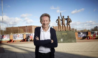 Huyền thoại Man United lâm bệnh nặng