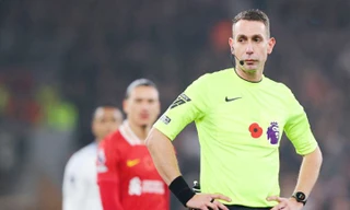 Trọng tài Ngoại hạng Anh dùng ma túy, chửi Klopp lại công khai một sự thật gây tranh cãi