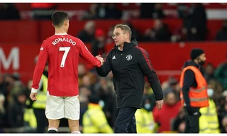 Ronaldo nhận phản hồi gắt từ thầy cũ và đàn em