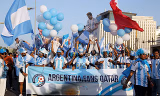 Qatar thuê CĐV để 'sống ảo' tại World Cup 2022?