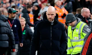 Tuyên bố khó nghe về MU, Van Dijk bị Ten Hag phản đòn