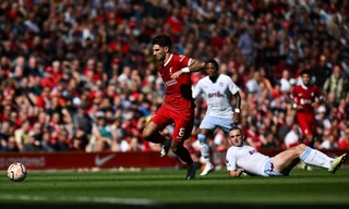 Hạ Aston Villa 3-0, Liverpool nắm giữ vị trí thứ 3