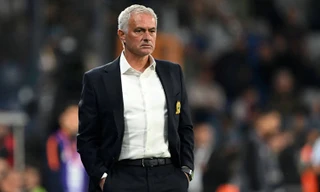 Jose Mourinho chính thức trắng tay, phát biểu đầy cay cú khi bị đối thủ chọc tức