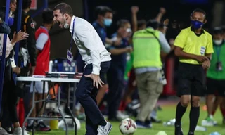 Cầm hòa Việt Nam, HLV U19 Thái Lan nhảy múa ăn mừng như thể vô địch