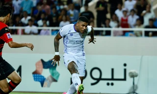 Tiền đạo bị Hà Nội FC thanh lý dạt sang Thai League, khoác áo CLB sắp rớt hạng