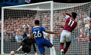 Chelsea lại trắng tay, chưa chạm đáy khủng hoảng