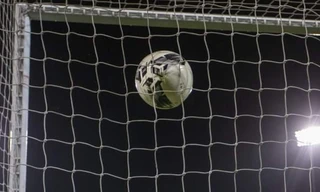 Phản lưới... 41 lần để giúp đối thủ thăng hạng